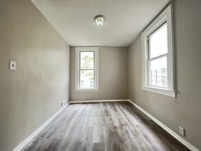 6 Jordan Ave, Unit 4 in Jersey City, NJ - Foto de edificio - Building Photo