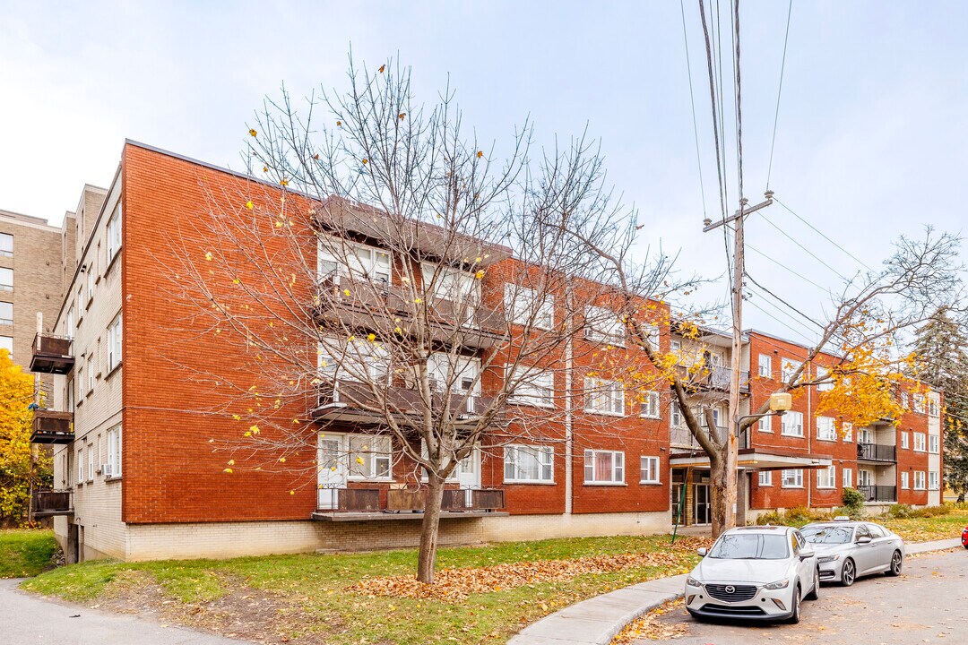 5463 Cranbrooke Av in Côte-St-Luc, QC - Building Photo