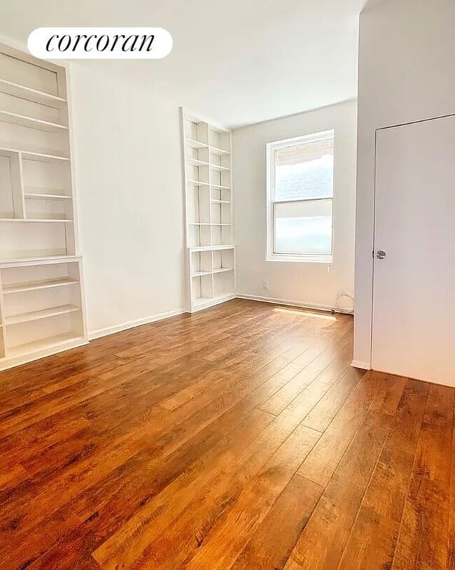 property at 154 E 28th St