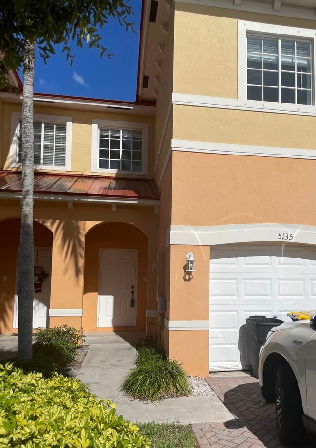 property at 5135 SE Mariner Garden Cir