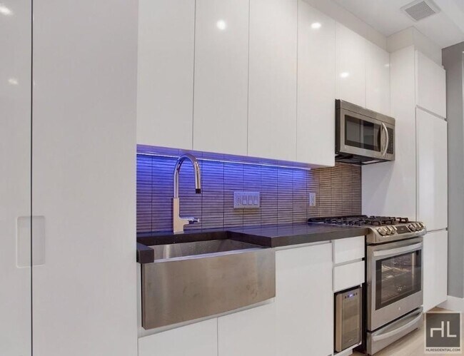 Renovated Lower East Side 1-Bedroom with M in New York, NY - Building Photo - Building Photo