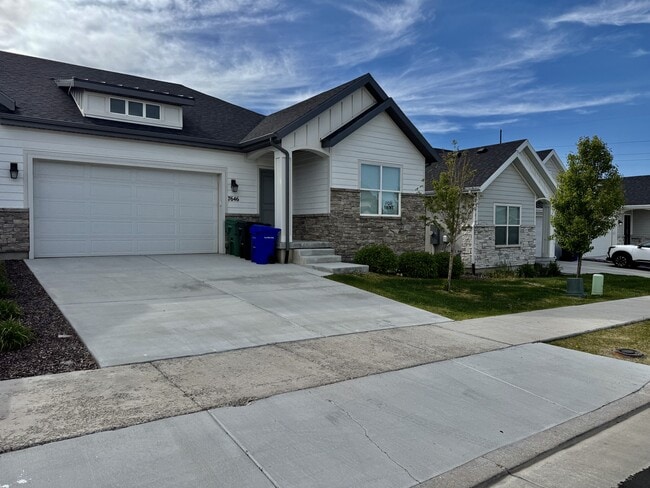 7646 S Waverly Hls Ln in West Jordan, UT - Building Photo - Building Photo