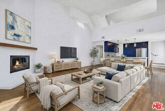 9917 Tabor St in Los Angeles, CA - Foto de edificio - Building Photo