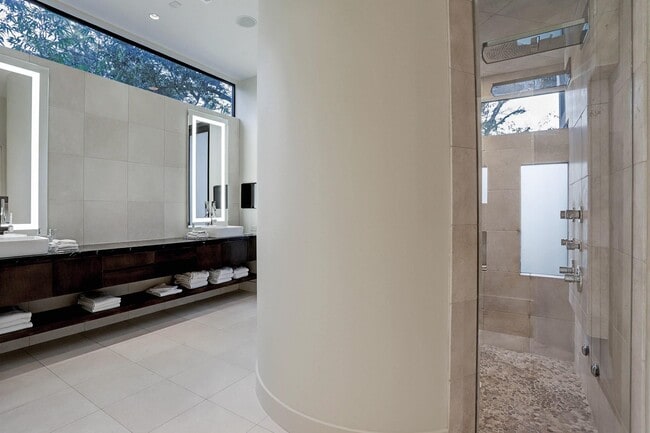 property at 721 E Creekside Dr