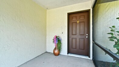 2374 SE Marseille St in Port St. Lucie, FL - Building Photo - Building Photo