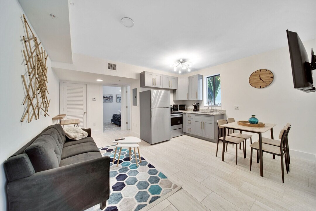 1317 SW 22nd Ave in Miami, FL - Building Photo