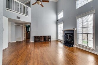 1520 Mccoy St in Dallas, TX - Foto de edificio - Building Photo