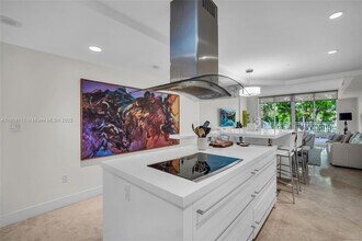 765 Crandon Blvd, Unit 109 in Key Biscayne, FL - Building Photo - Building Photo