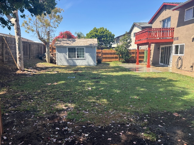 15221 Polly Ave in Lawndale, CA - Building Photo - Building Photo