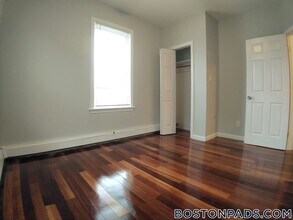 108 Boston St in Boston, MA - Building Photo - Building Photo