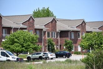 River Trail Apartments in Waukesha, WI - Building Photo - Building Photo