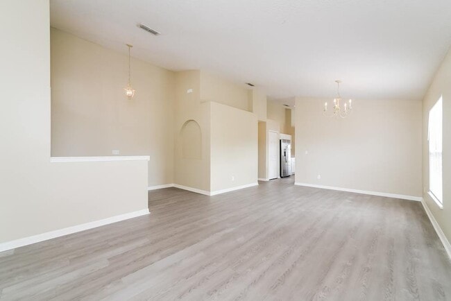 4610 Sandhurst St in Kissimmee, FL - Foto de edificio - Building Photo