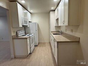 163 Virginia Hills Dr in Martinez, CA - Building Photo - Building Photo