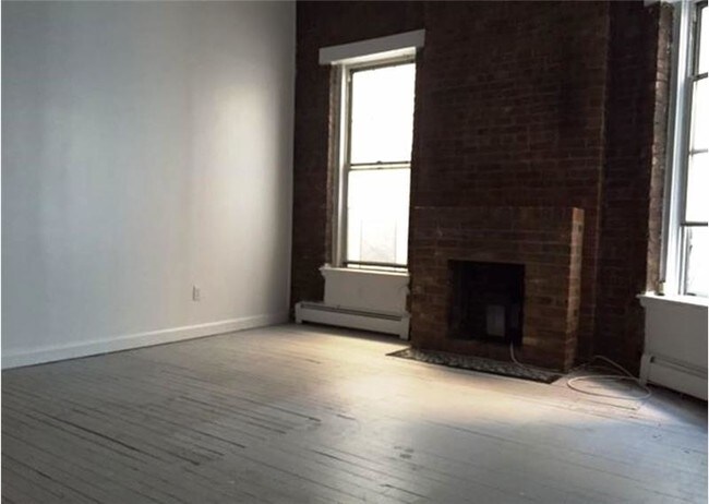 314 W 51st St-Unit -#B4 in New York, NY - Building Photo - Building Photo