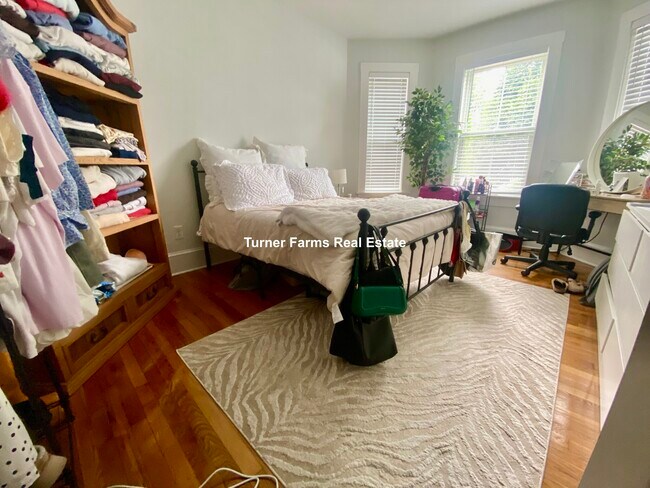 79 Sydney St, Unit 1 in Boston, MA - Foto de edificio - Building Photo