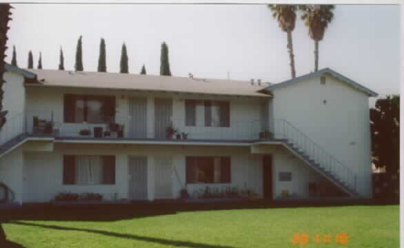 1338 W Lynne Ave in Anaheim, CA - Foto de edificio