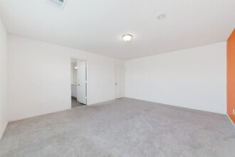 1001 Wild Enclave Ln in Brookshire, TX - Foto de edificio - Building Photo