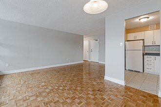 Elmpark Manor Apartments in Toronto, ON - Building Photo - Interior Photo