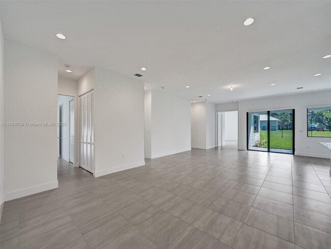 5736 SW 104th Terrace in Cooper City, FL - Building Photo - Building Photo