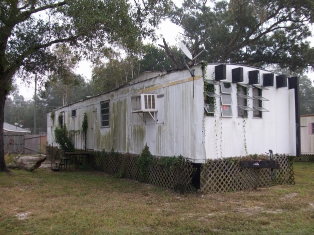 Town & Country Mobile Home Park in Valrico, FL - Building Photo