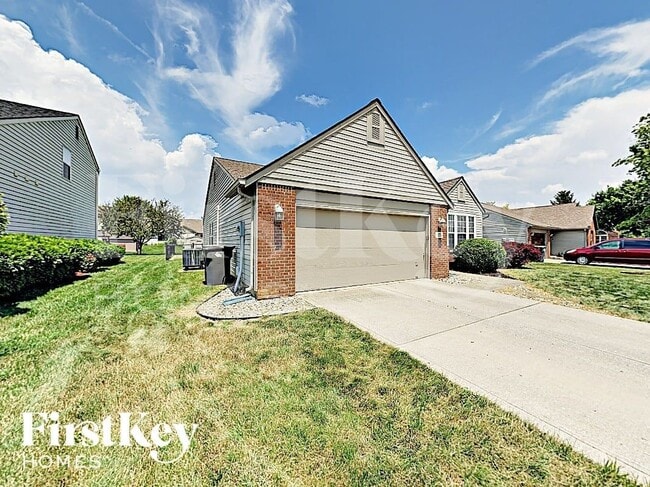 540 Buffalo Run Dr in Indianapolis, IN - Building Photo - Building Photo