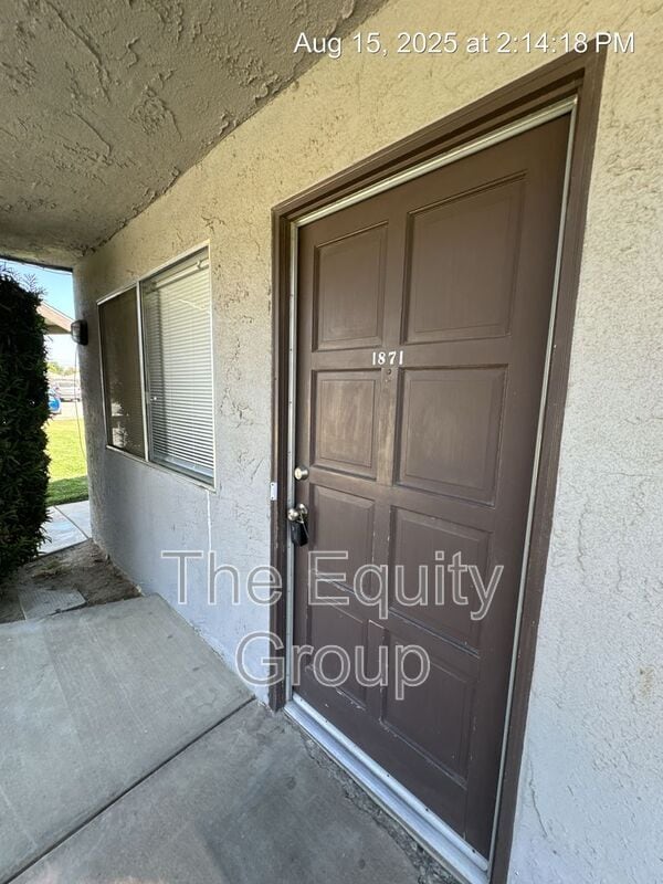 1871 Emma Lee Ln in Hanford, CA - Building Photo - Building Photo
