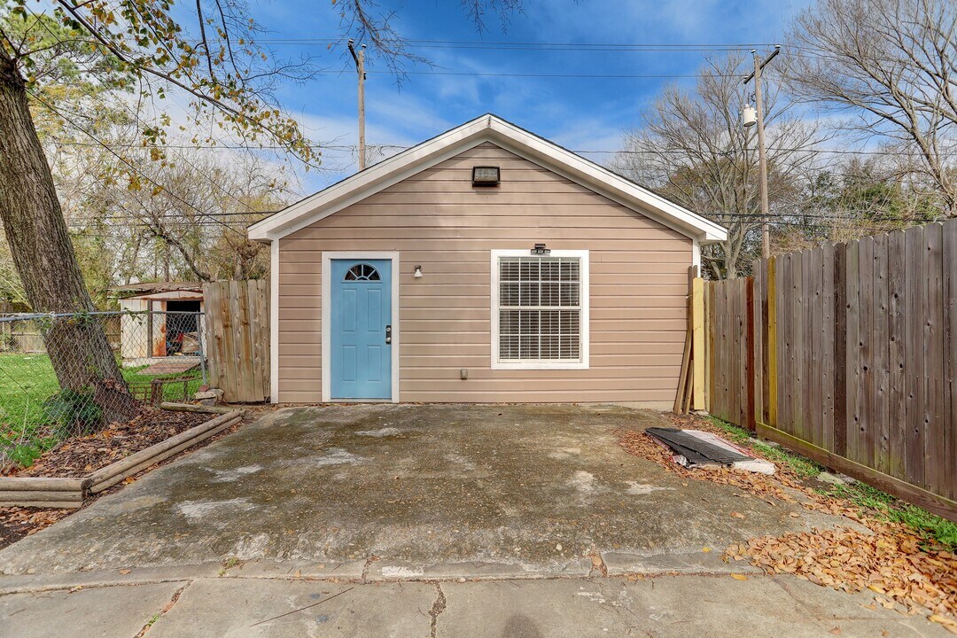 8415 Bonner Dr in Houston, TX - Building Photo