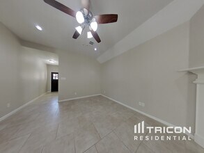 11238 Burning Tree Dr in Montgomery, TX - Building Photo - Building Photo