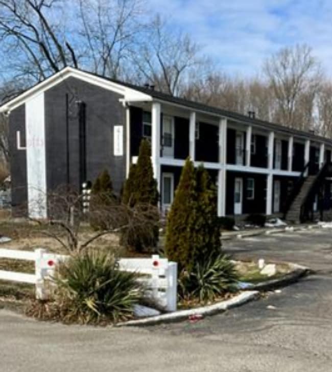 Pinecroft Drive