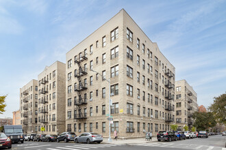 2075 Wallace Ave in Bronx, NY - Building Photo - Building Photo