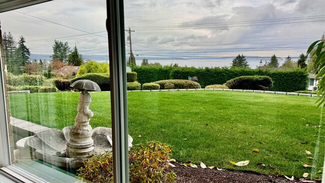 3402 W Mukilteo Blvd, Unit B in Everett, WA - Building Photo - Building Photo