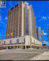 150 Park St W in Windsor, ON - Building Photo