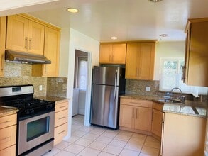 3765 Mosswood Dr, Unit 3765 Mosswood Dr. in Lafayette, CA - Foto de edificio - Building Photo