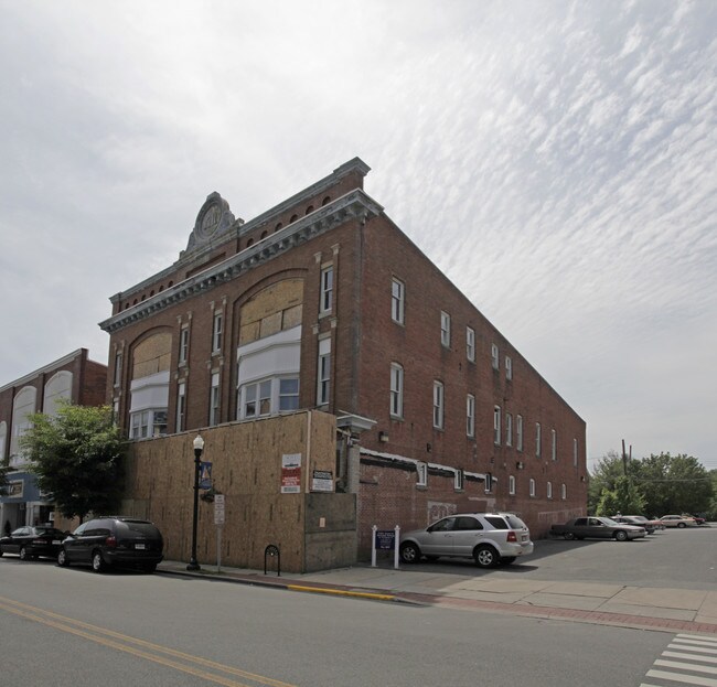 427-433 Race St