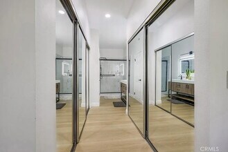2526 W MacArthur Blvd in Santa Ana, CA - Building Photo - Building Photo