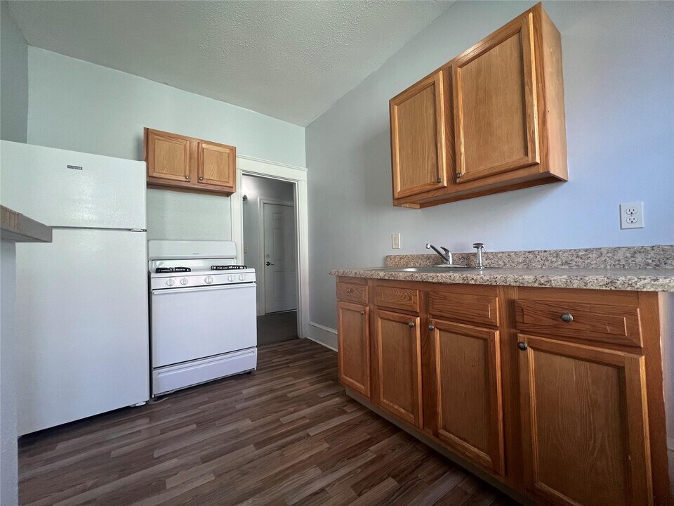 60 Carroll St in Poughkeepsie, NY - Building Photo