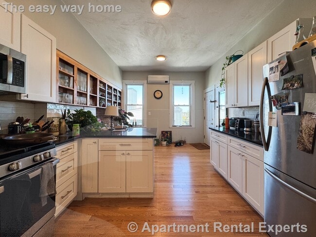 25 Boston St in Somerville, MA - Building Photo - Building Photo
