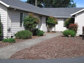 7040 SW 100th Terrace in Beaverton, OR - Building Photo