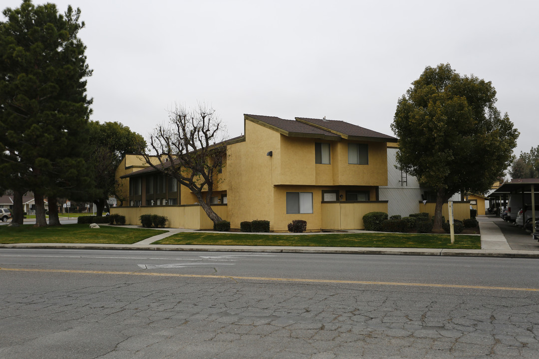 Bridgemont Terrace in Bakersfield, CA - Building Photo