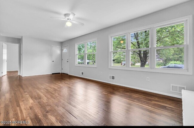 20 Nathan Ave in Manchester Township, NJ - Foto de edificio - Building Photo