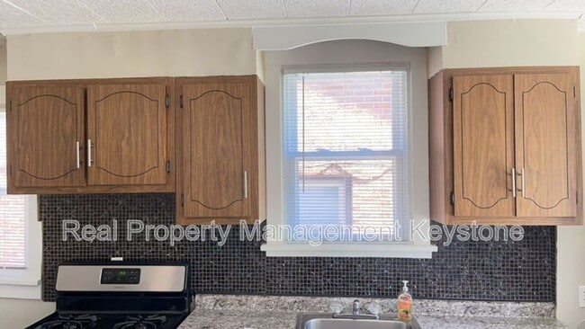 33 Merritt Ave in Pittsburgh, PA - Building Photo - Building Photo