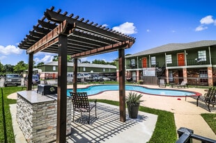 Spring Pine Apartments