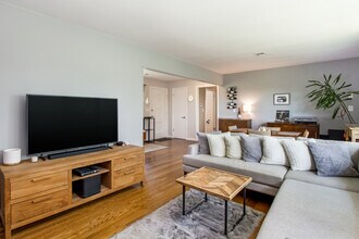 2158 Brookview Dr, Unit A in Nashville, TN - Building Photo - Building Photo