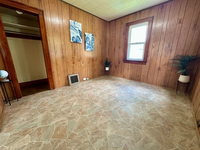 1217 Ackermant St in Waterloo, IA - Building Photo - Building Photo