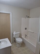909 S Front St, Unit 1 in Mankato, MN - Building Photo - Building Photo