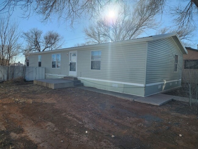 property at 306 E Spruce St