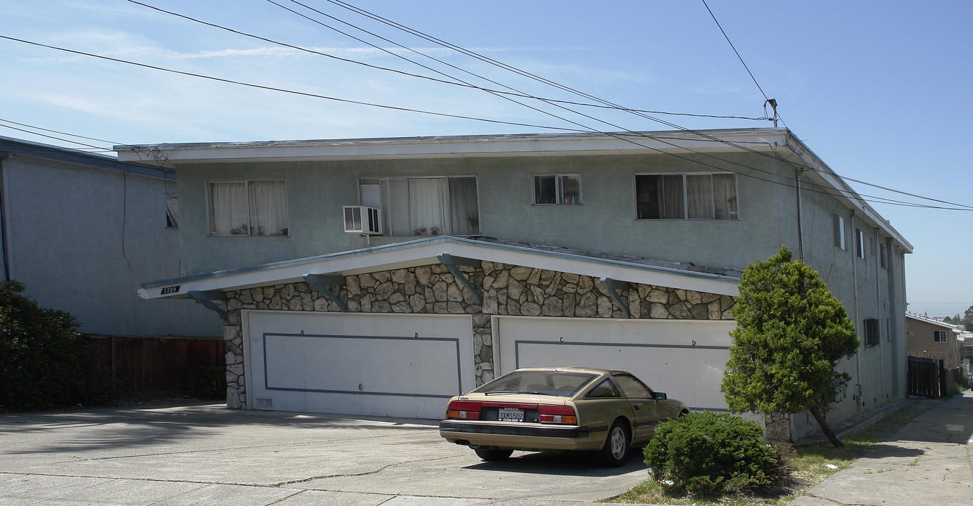 7709 Ney Ave in Oakland, CA - Building Photo