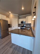 404 W Gillian Ave in Rogers, AR - Building Photo - Building Photo
