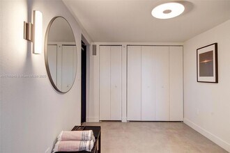 1500 Bay Rd, Unit T-1430 in Miami Beach, FL - Building Photo - Building Photo