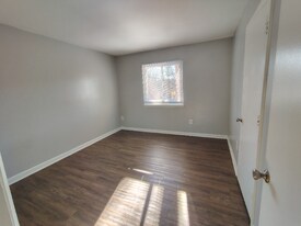 600 Reusens Rd, Unit L130 in Lynchburg, VA - Building Photo